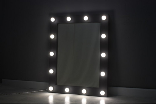 Черное гримерное зеркало с подсветкой лампами 80х60 см